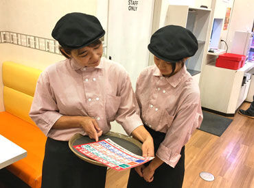 ■□ 嬉しい福利厚生 □■
美味しい各種メニューやスイーツ、フルーツなど…
ぜ～んぶスタッフ割でお得に食べれちゃいますよ♪