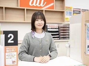《携帯販売STAFF》
「アルバイトで接客やってましたという方大歓迎！
学生・フリーター時代の経験を直接活かせるのが魅力♪