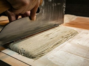 ＼ニュウマン高輪に新店舗／
2025年9月12日に「蕎麦 豊田」がOPEN♪
スキルを活かし即戦力として一緒に働けるスタッフを募集中！