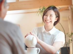 30～50代のスタッフ活躍中！
最初は施設の清掃・調理補助・入居者様との対話をお任せ★
※イメージ画像