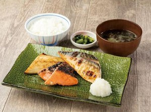 ＼モーニングスタッフ大募集！／
低温でじっくり熟成させた干物は絶品◇
まかない補助があるので、格安でたべれちゃいます♪