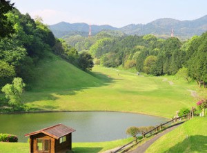 ★こんな方が活躍中★
＊ ゴルフが好き／興味がある
＊ ゴルフは知らないけど接客が好き
子育てが落ち着いた主婦さん活躍中!!