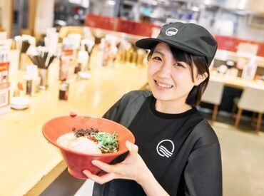 他店へのヘルプ時は、通常時給からさらに＋100円★
飲食未経験の方や、ブランクがある方も大歓迎です◎