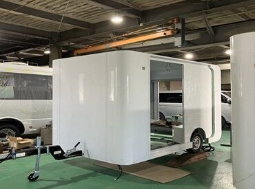 こちらは制作中の「モバイルトイレ」。
T自動車と共同開発した車です
被災地で使用されたり��、パリでも展示されました♪