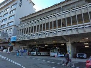 有馬温泉駅から徒歩3分◎
「通勤が便利な場所がいい」
「気持ちの良い職場で働きたい」
という方にオススメの職場ですよ！