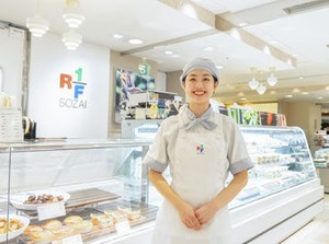 スタッフの約4割がバイト自体初めて♪
「社会人マナーも教えてもらえました」「指導もわかりやすい！」等丁寧な研修も好評◎