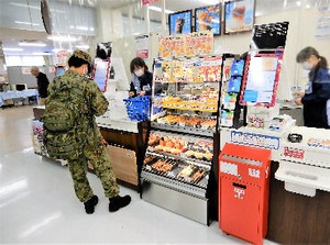 ＜ちょっと珍しい…！？＞
自衛隊駐屯地内のコンビニです♪
セキュリティ万全なので安心◎