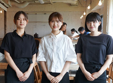 ＜NEWSTAFFの大募集！！＞
もちろんお友達との応募もOK◎
丁寧にサポートします！お気軽にご応募くださいね♪