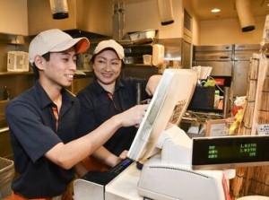 人気大手チェーンのFC店の
正社員を大募集中！
未経験からのスタートでもOK★