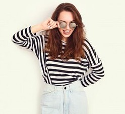 ﾟ*｡☆ NEWスタッフ募集 ☆。*ﾟ
アパレルデビューや未経験大歓迎！
ネイル＆髪色も楽しめます◎
20代～40代女性STAFF活躍中♪