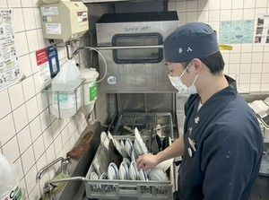 ／私たちと一緒に働きませんか??＼
サポート体制抜群だから
初バイトやブランクがある方もご安心ください◎
まずは応募画面へ♪