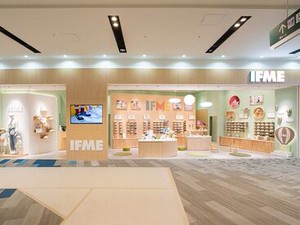 ▼西宮ガーデンズ内のキレイな店舗▼
お店はショッピングモール内だから！
社割アリ⇒バイト前やバイト終わりにショッピングも♪
