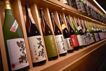 日本酒って年配の方のイメージありますよね…？
実は可愛いラベルや産地��の味の違いなど
本当に奥深くてドンドン沼るんです（笑）