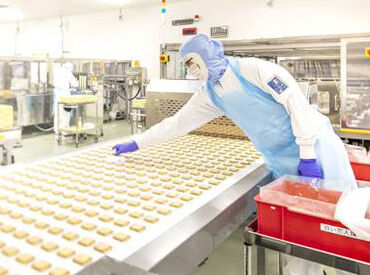 チョコレートの検品や製造、器具洗浄など
工場内でのコツコツ作業をお願いします！
丁寧な研修があるので、未経験でも安心♪