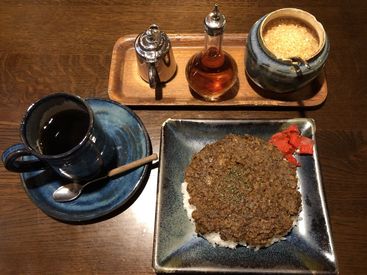 ドライカレーなどリクエストOKのまかない★
センタービル店の雰囲気が好きで食べにくるお客さんも♪カレー好きの方も大歓迎◎