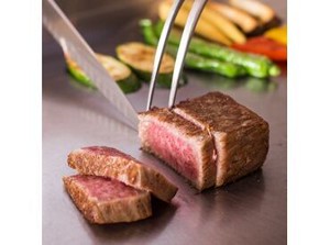 ＊落ち着いた雰囲気と頼りになる先輩が揃った環境＊
お洒落なステーキダイニングで働き始めるチャンス♪
