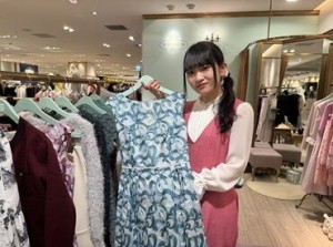 ▼お客様と一緒にぴったりなお洋服を探しましょう♪