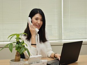 ＼自分らしさを大切に♪／
髪色・ピアス・ネイル・ヒゲもOK◎
おしゃれを我慢せず高時給バイトができちゃう★