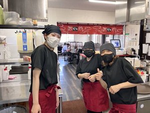 将来的に店長になったり、独立したり
キャリアアップの可能性無限大★
※湯布院店のスタッフ写真になります