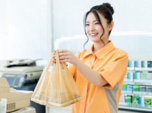 ＼セブン-イレブンのコンビニスタッフ／
レジ・商品発注・清掃など…未経験歓迎！
フリーターさん活躍中◎
※イメージ画像