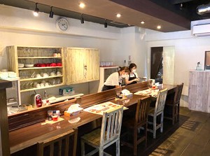 ＼飲食業界が未経験の方も大歓迎！／
お肉の焼き方や切り方など、基礎から教えていくので
安心してチャレンジできる環境です◎