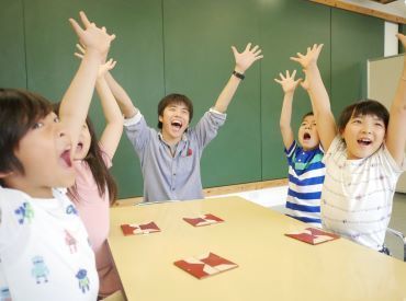 資格・学歴・経験不要！
「花まる」で先生デビューした方も多数。
研修制度もあるので安心◎