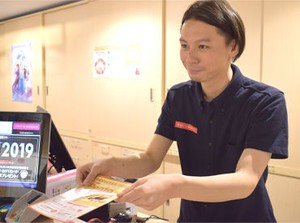 HMV&BOOKSのイベント会場でのお仕事☆未経験歓迎！
髪色・ピアス・ネイル自由♪
あなたに合った働き方でOK★