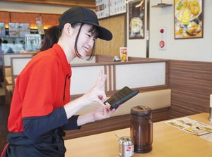 応募～採用後も履歴書一切不要♪
未経験でも1人ひとりにあった方法でお教えするのでご安心ください◎
丁寧な研修&サポートあり★