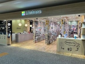 アイテム数9000種以上を揃えた
スマホアクセサリーショップの販売スタッフ★
はじめてのバイトデビューにオススメです！