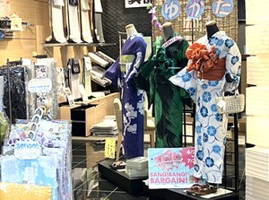＼着物が好きな方大歓迎／
★人と話すのが好き！
★好きなものを勧めるのが好き！
★販売・接客マナーを身につけたい！etc…