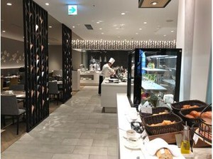 11時までのシフトで募集♪Wワークも歓迎します！
館内に従業員食堂があり、お仕事後にお得にランチを楽しむこともできます！