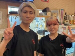 もつ鍋居酒屋でバイトデビュー★
髪色・髪型・ネイルのオシャレもOK！
履歴書不要&高時給1500円も♪
20代活躍中!!