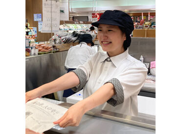 ≪週2日～OK≫
アットホームな雰囲気で、
20代～60代まで幅広い年齢層が活躍中！
先輩スタッフが丁寧にサポートします◎