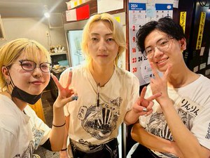 ☆★毎日賑わう楽しい職場★☆
接客が未経験の方も、私達が
丁寧に教えるので安心して下さい!
一緒にまかないも食べましょう(笑)