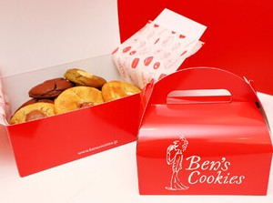 未経験の方でも安心♪ルクア大阪が主催する入店研修あり！あいさつの仕方や館内のルール説明などを行います。