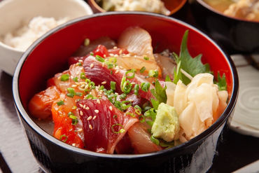 【破竹　湯島店】
7月7日NEWOPEN！
8坪の小さなお店♪
お客さんとワイワイ楽しみながら接客ができます！