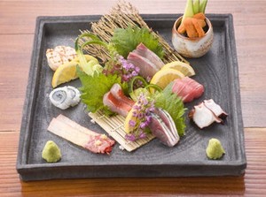 ＜未経験OK！＞
 20年続く居酒屋で働きませんか？ 
正社員も目指せる！独立志望もOK◎
美味しいまかないが無料で食べられる♪