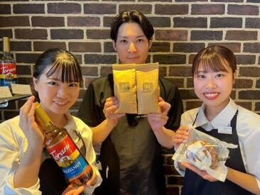 本格エスプレッソマシーンで、カフェラテ等のドリンクづくりも丁寧にお教えします♪