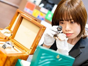 買取サービスにて受け取った商品を、
オークションに出品＆発送！
業界未経験者も大歓迎◎