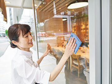 初めてのバイトでも先輩達が教えてくれますし、きちんと研修もご用意◎初バイトにもってこいの「やよい軒」でスタートしよう！