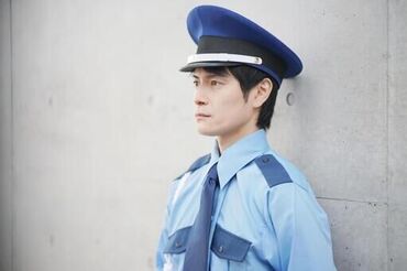 大垣市内の庁舎で2名1組の警備業務。幅広い世代が活躍中で、アットホームな職場。長期勤務できる環境が整っています！