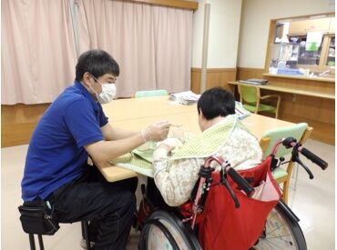 ＼練馬駅から徒歩5分／
働き方も【日勤・夜勤】から選べる◎
日勤は週3シフトで��時給1497円、夜勤は週2シフトで時給1900円も!!