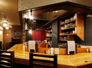 カウンター席の前で調理するため、
お料理を待っている間も
楽しく豊かな時間を過ごせます。