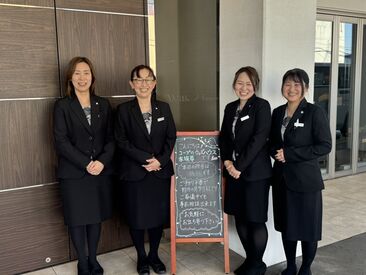 「受付・来館者対応」スタッフは全員女性！
20～60代まで幅広く活躍中です！
いつも通りの自分で◎髪色自由！ピアスOK