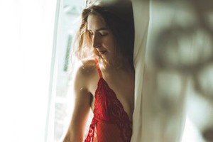 ﾟ*｡☆ NEWスタッフ募集 ☆。*ﾟ
人気ランジェリーSHOP★
カワイイ制服貸出あり
ブランドイメージに合った髪色ネイルOK♪