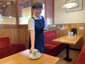 お客様とスタッフの笑顔で溢れるCafe*´∀`p温かい雰囲気なので、バイトデビューの方にもオススメ♪週2日～始めてみて下さい◎