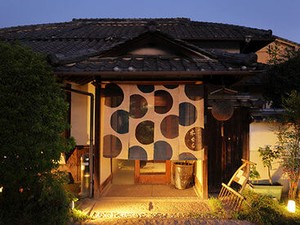 若者世代から年配の方まで人気のお店♪
幅広いお客様に対応するうちに就活や社会で役立つ
マナーも身に付きますよ◎
