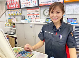 未経験でも安心して勤務できます★
車の知識がゼロでも問題ナシ♪
分からないことは都度質問OK！