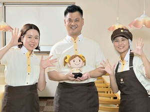 春のスタッフ募集中♪
ご家庭の都合に合わせて短時間から無理のないシフトでOK！