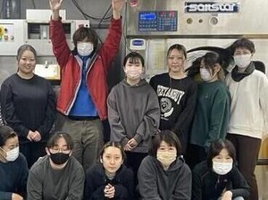 幅広い年代のスタッフが活躍中！子育て中の主婦（夫）の方も無理なく活躍できます！